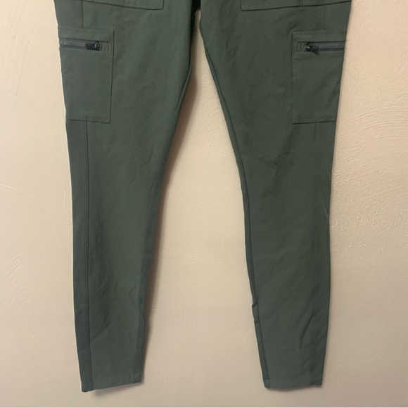 Athleta Headlands Hybrid Cargo Pants Size 4 Tall Olive Green Gray Flawed - Picture 4 of 15